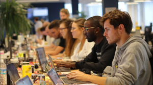 Marketing Apprentice vs. Freelancer The Honest Comparison for UK Small Businesses in 2026